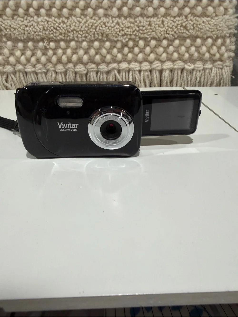 Vivitar VivCam 7028 Compact Black Digital Camera - Not Tested